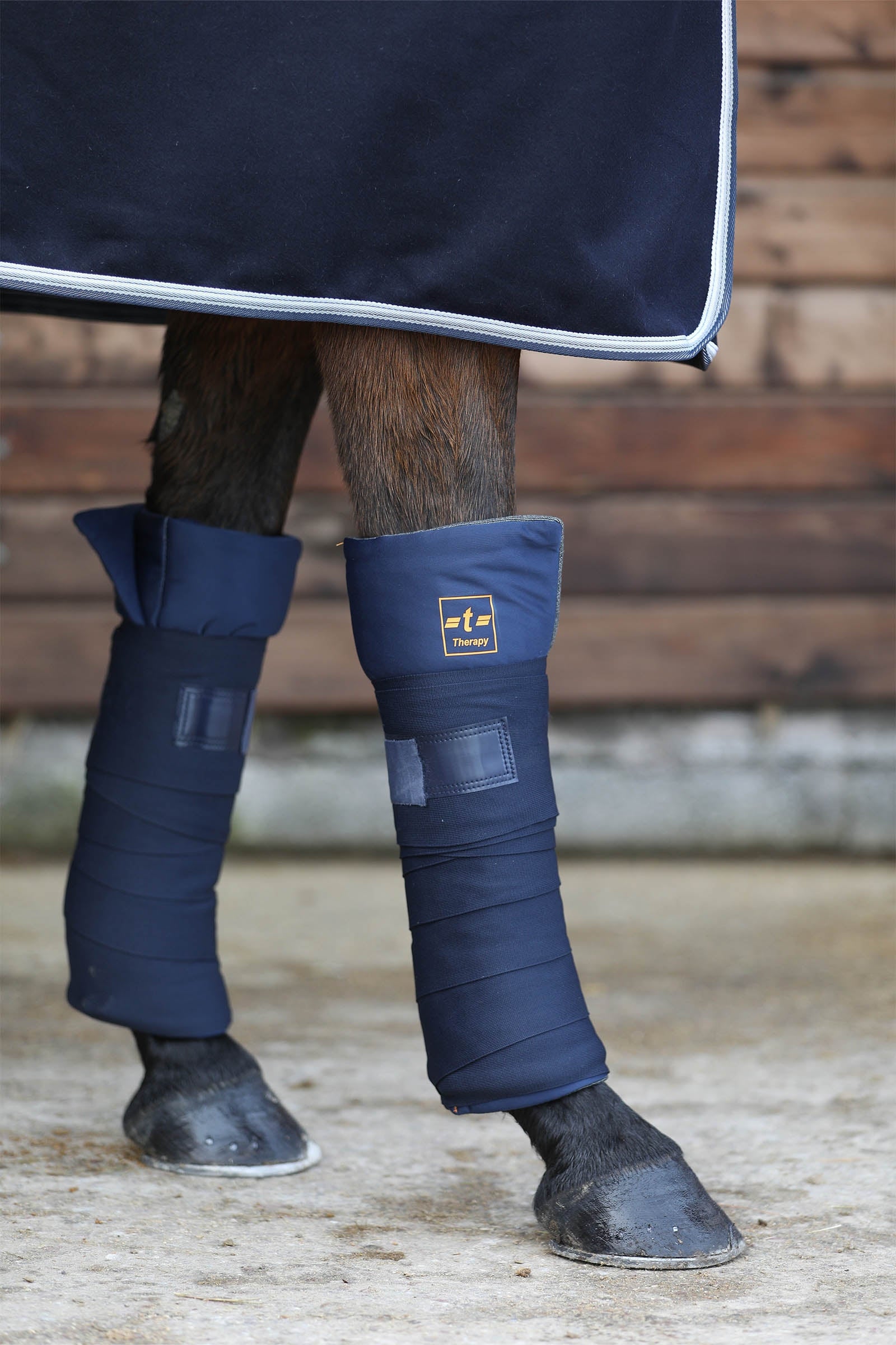 Bucas Therapy Leg Wraps (Set of 4) Leg Protection & Hoof Protection for Horses