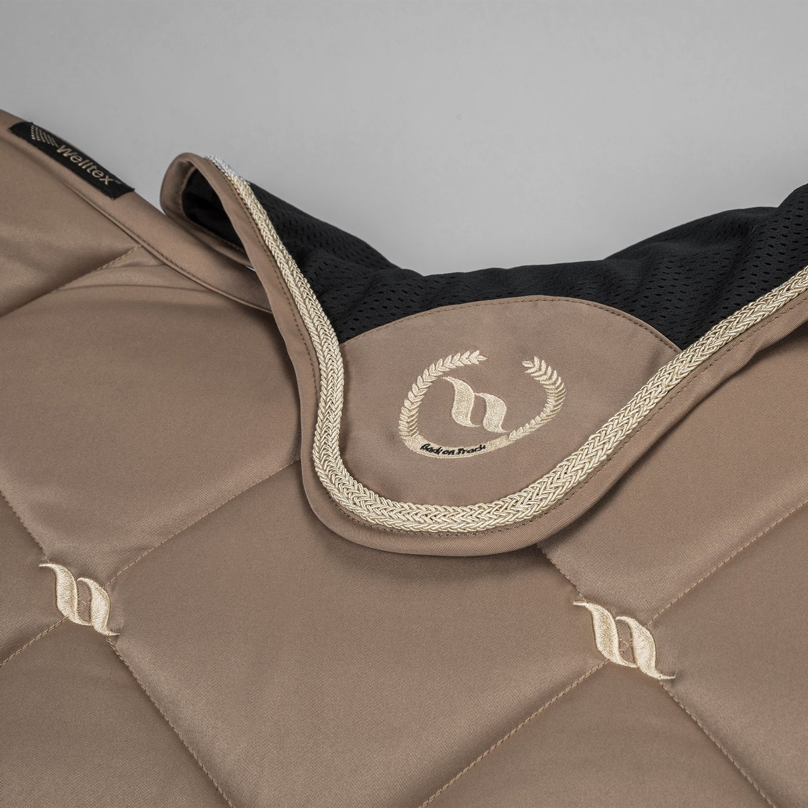 Back on Track Nights Collection Horse Bonnet With Welltex® Saddle Pads