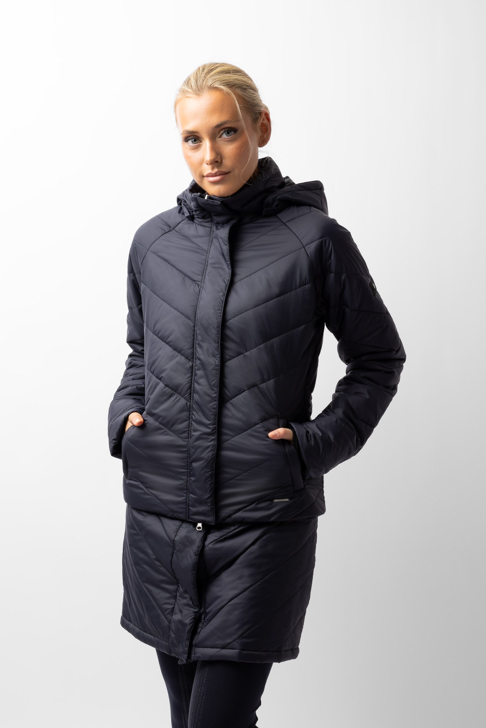 Horze Aurora Padded Parka Riding Riding Jacket with Removable Skirt Women’s Riding Clothing