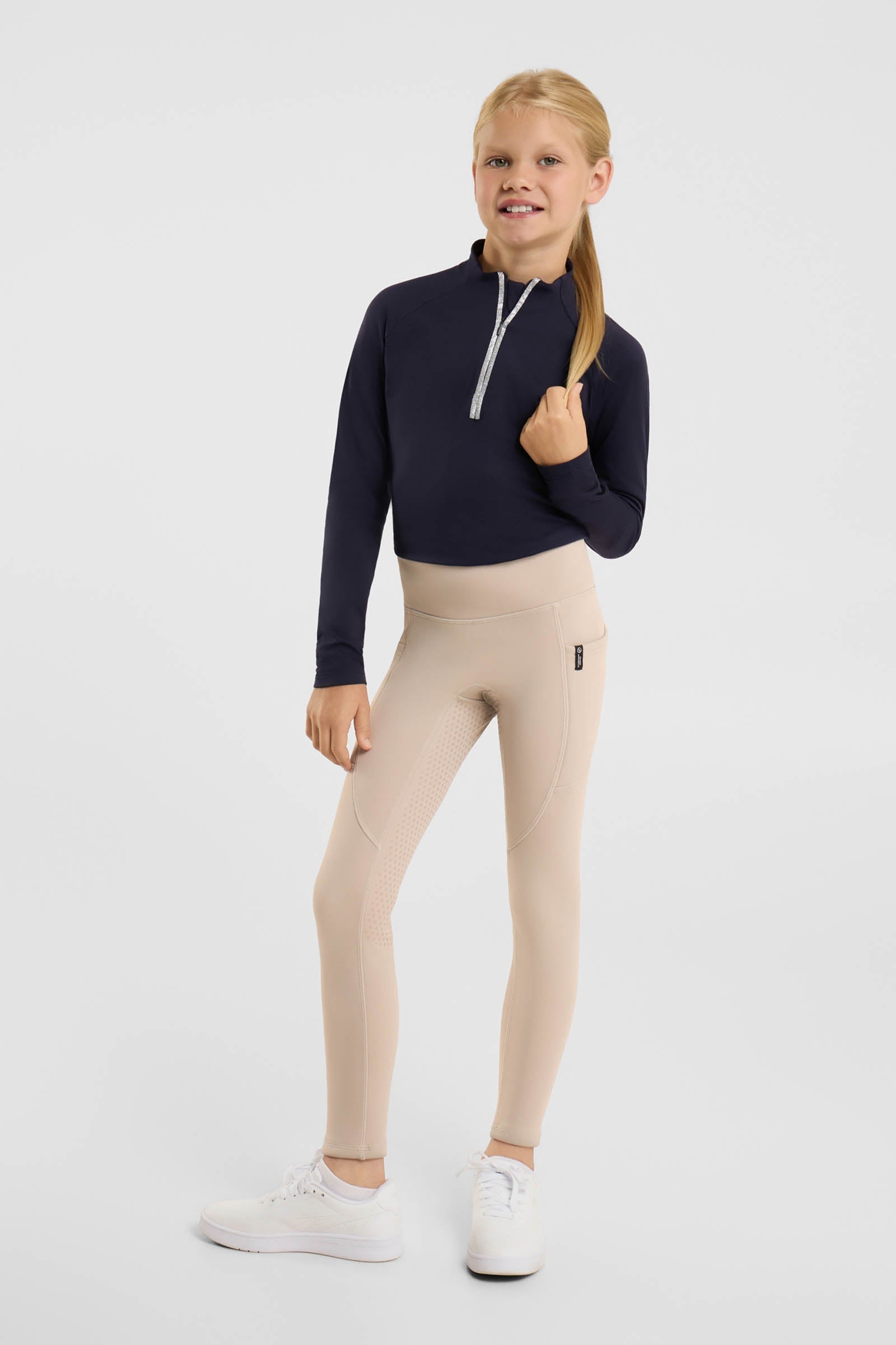Model shot 2