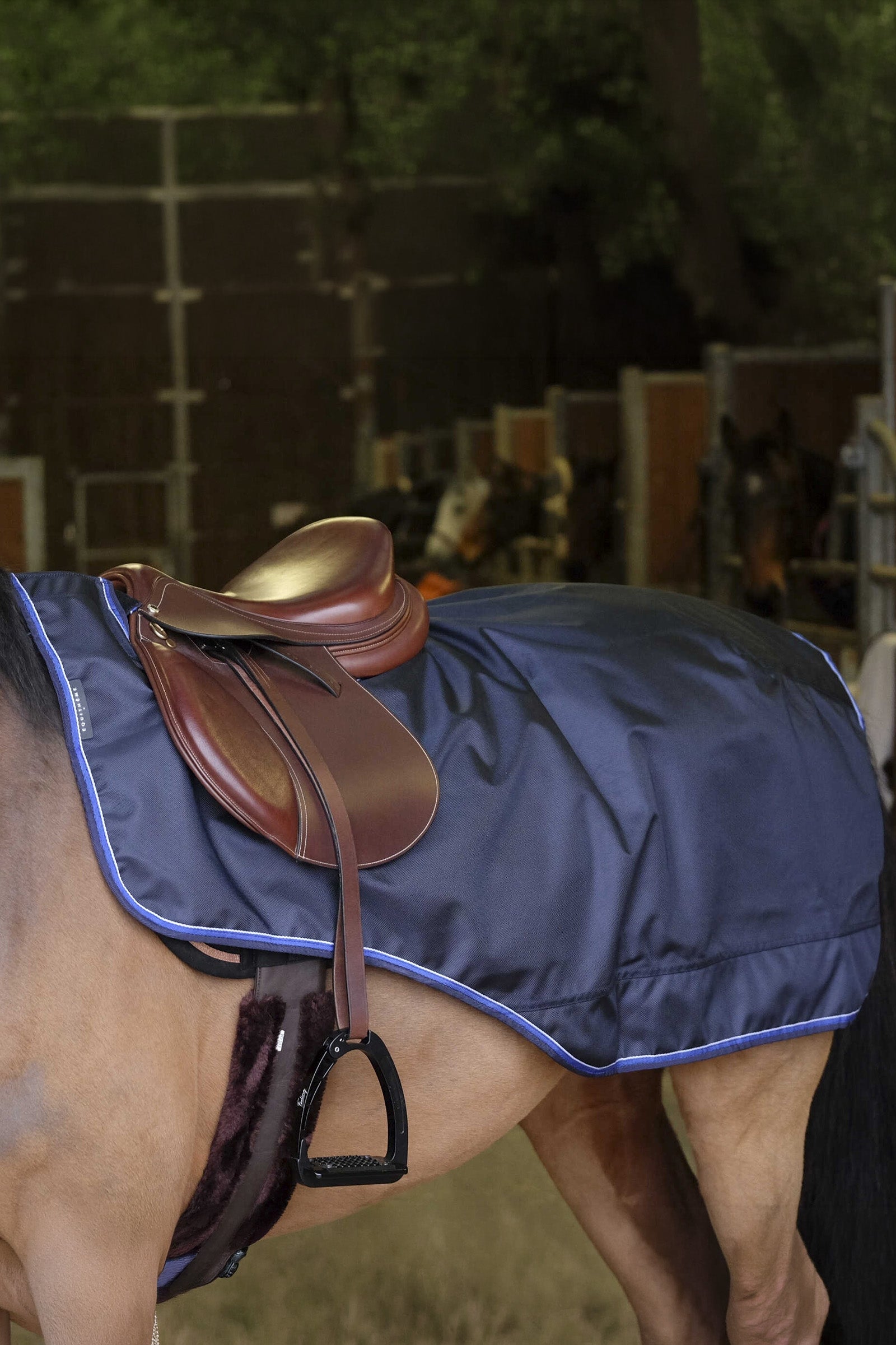 EQUITHÈME TYREX 1680D skrittäcke med Coolmax foder Hästtäcken