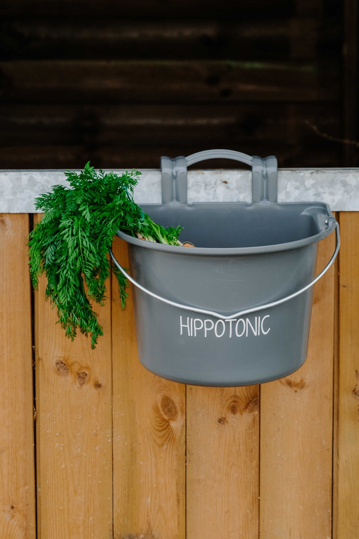 HIPPOTONIC Feeder With Hooks And Handle, 14 L Horse Feeders & Waterers