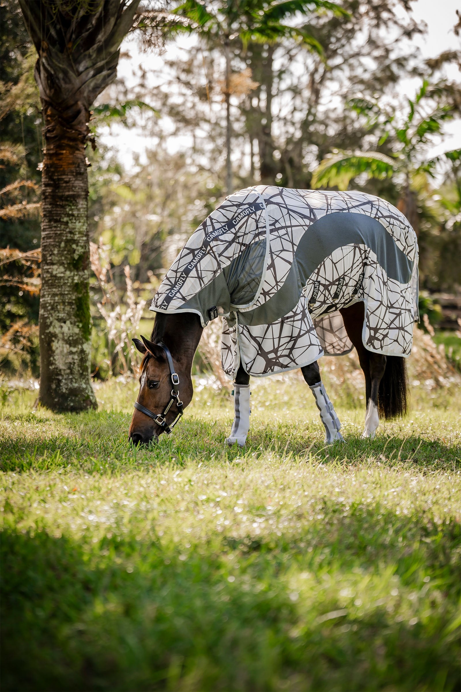 Horseware Amigo CamoFly flugtäcke med avtagbar halsdel Hästtäcken