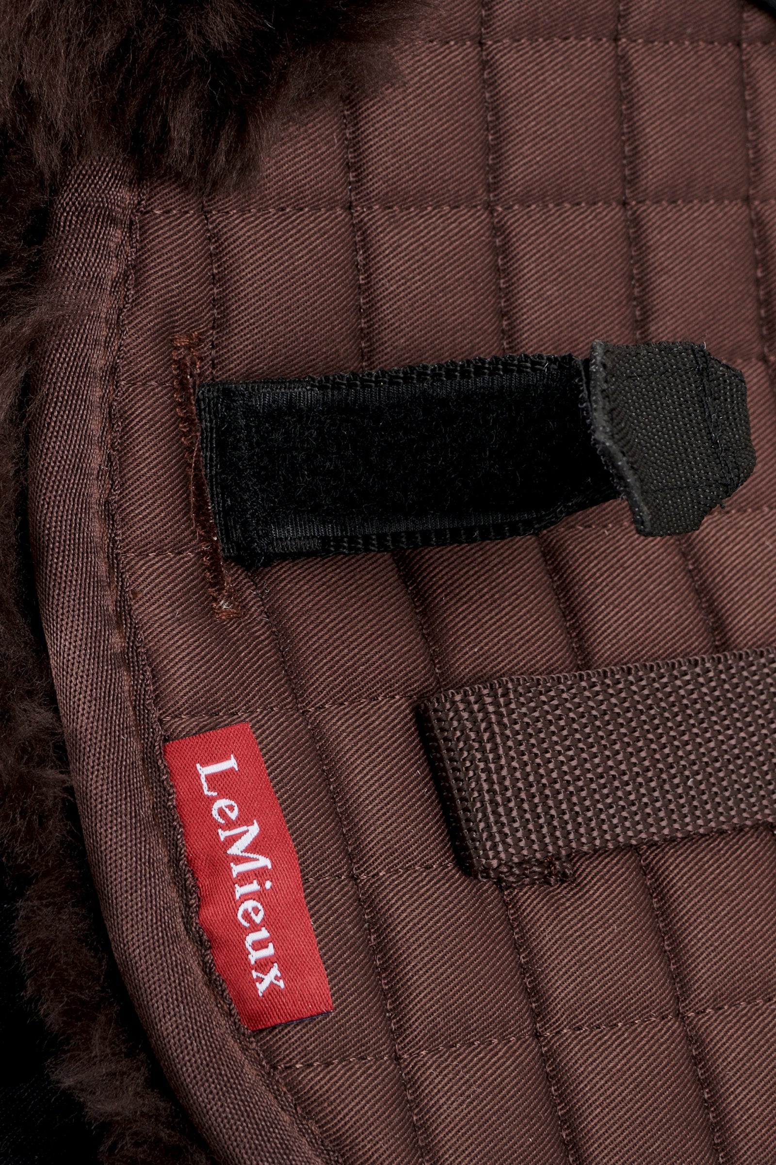 LeMieux halvpad med fårskinn Schabrak