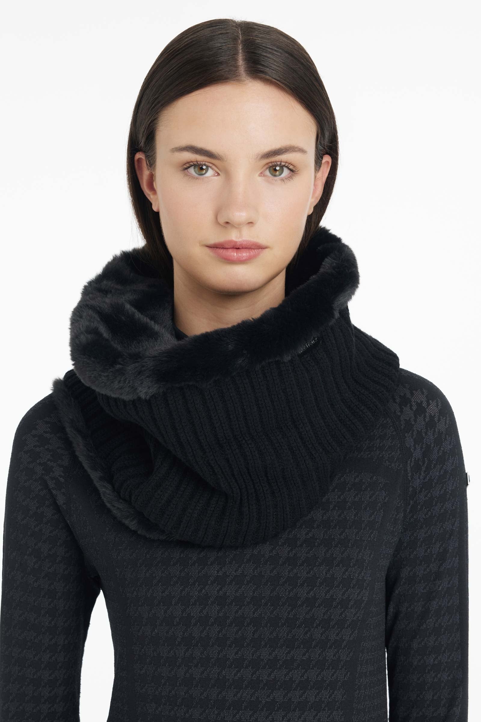 LeMieux Aspen Loop Scarf Accessories