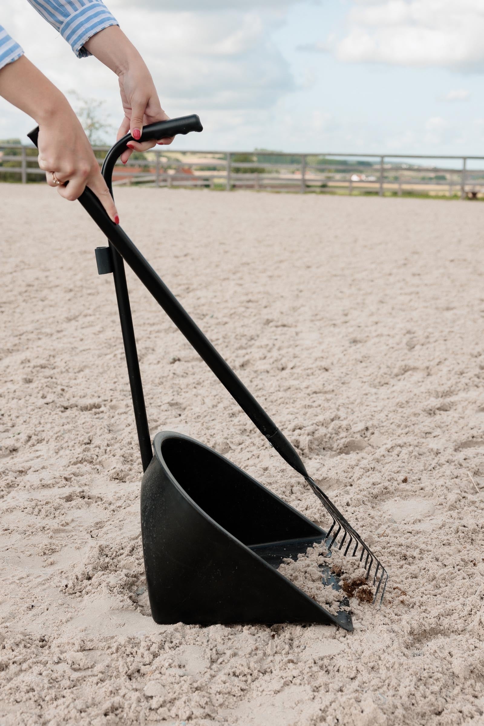 Grooming Deluxe Muck Scoop & Rake Stable Equipment