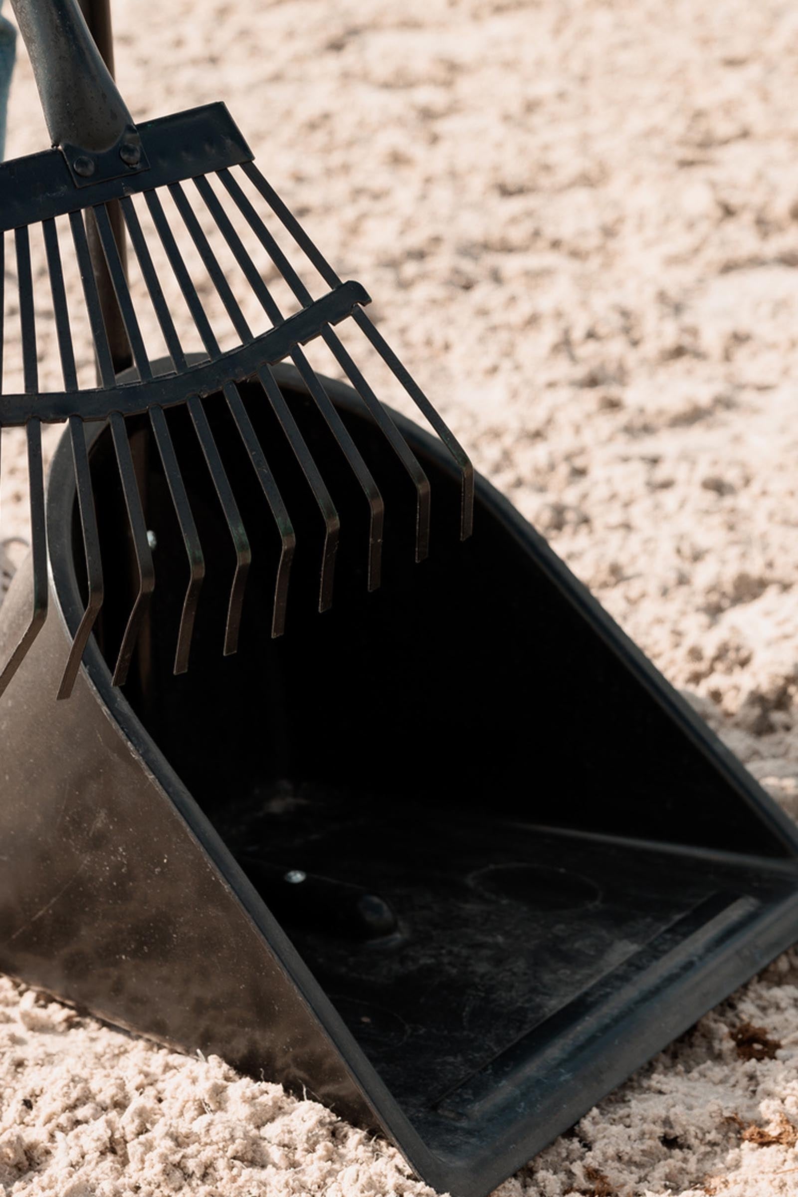 Grooming Deluxe Muck Scoop & Rake Stable Equipment