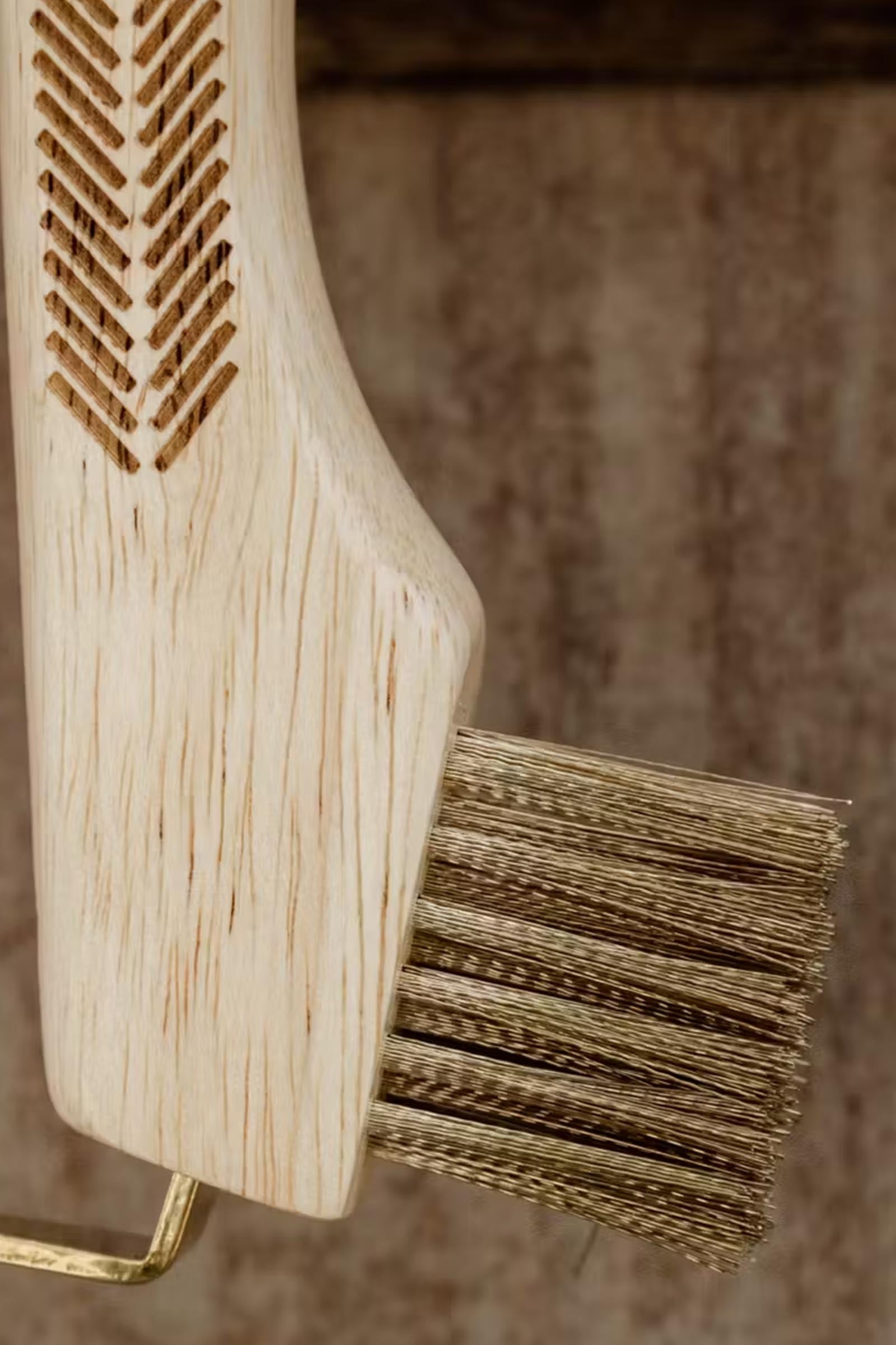 Grooming Deluxe Hoof Pick With Metal Bristle & Magnet Horse Grooming Tools