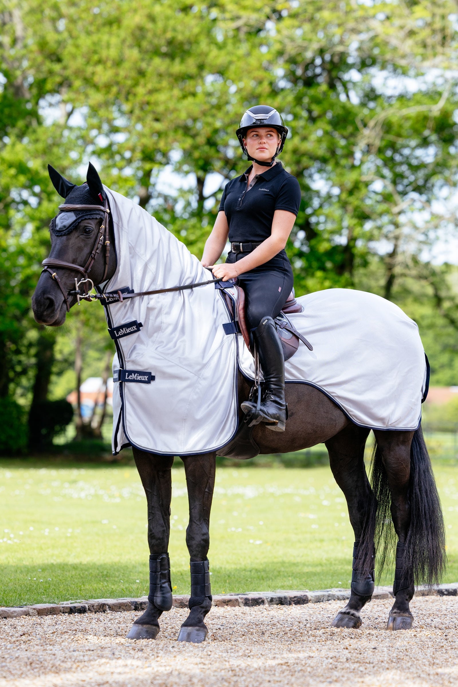LeMieux Ride On ridflugtäcke med avtagbar hals- och skulderdel Hästtäcken
