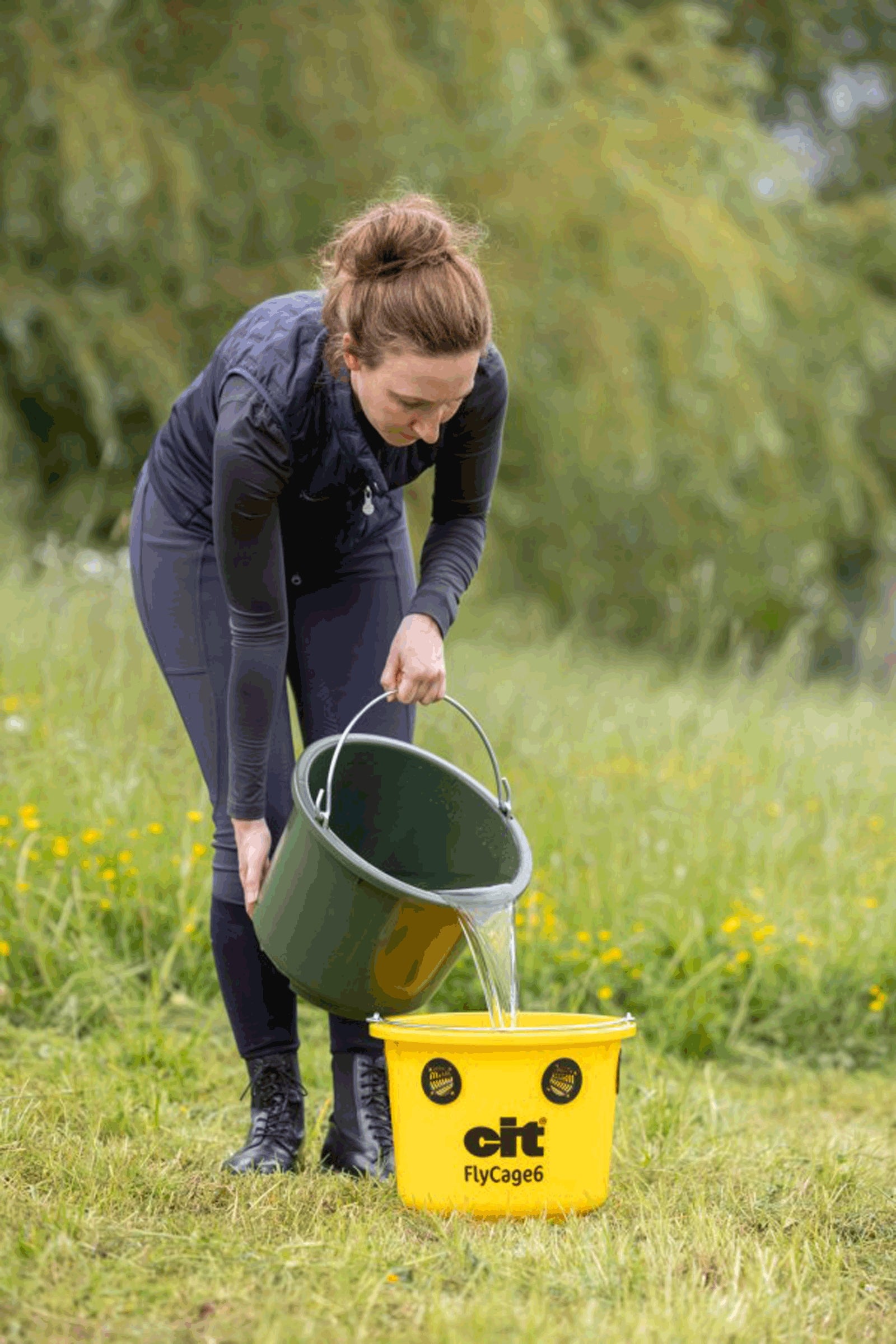 Kerbl Cit FlyCage 6 Fly Trap, Set incl. 750 g Attractant Antifly Protection for Horses