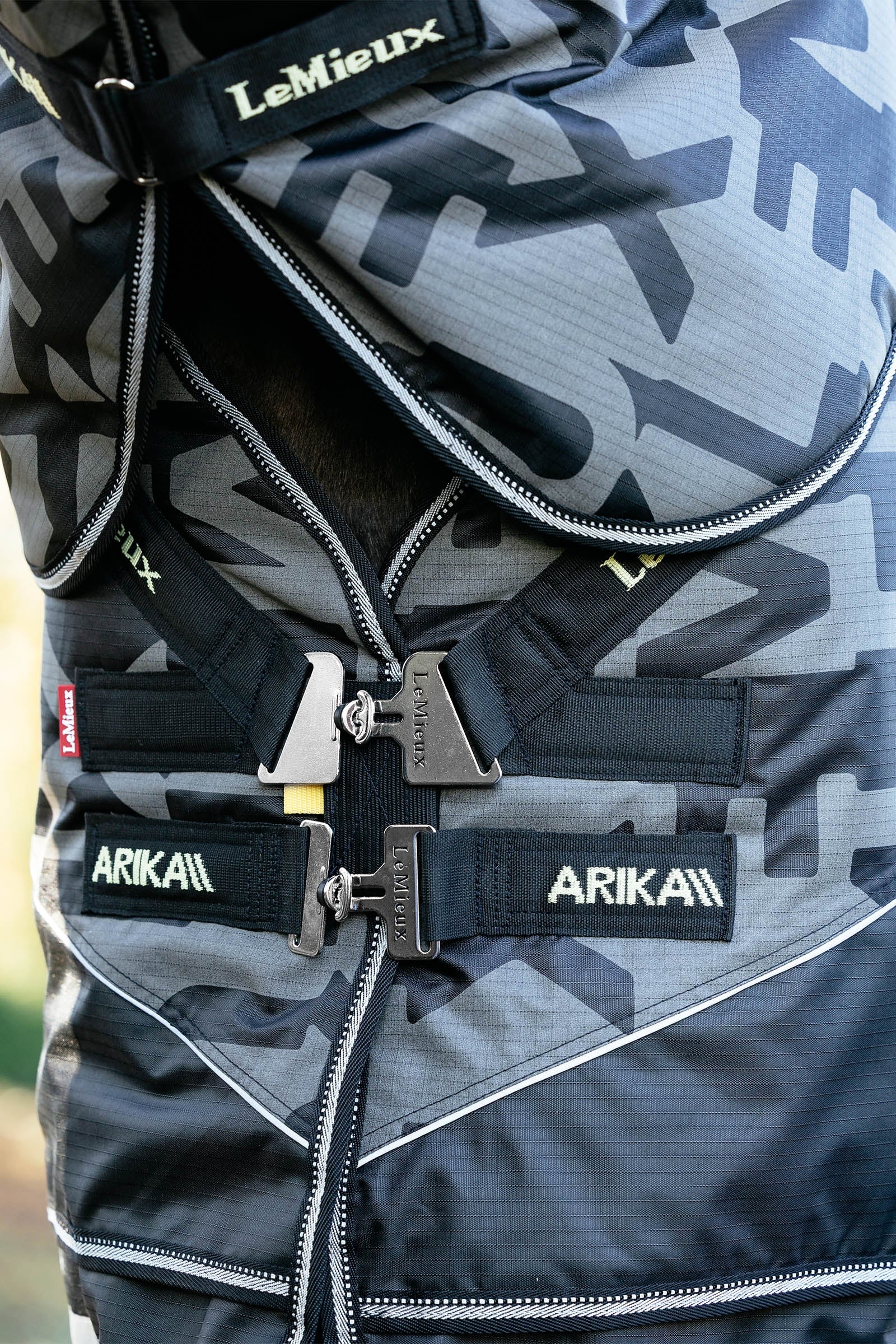 LeMieux Arika Reflective Turnout Rug With Detachable Neck, 200 g Horse Rugs