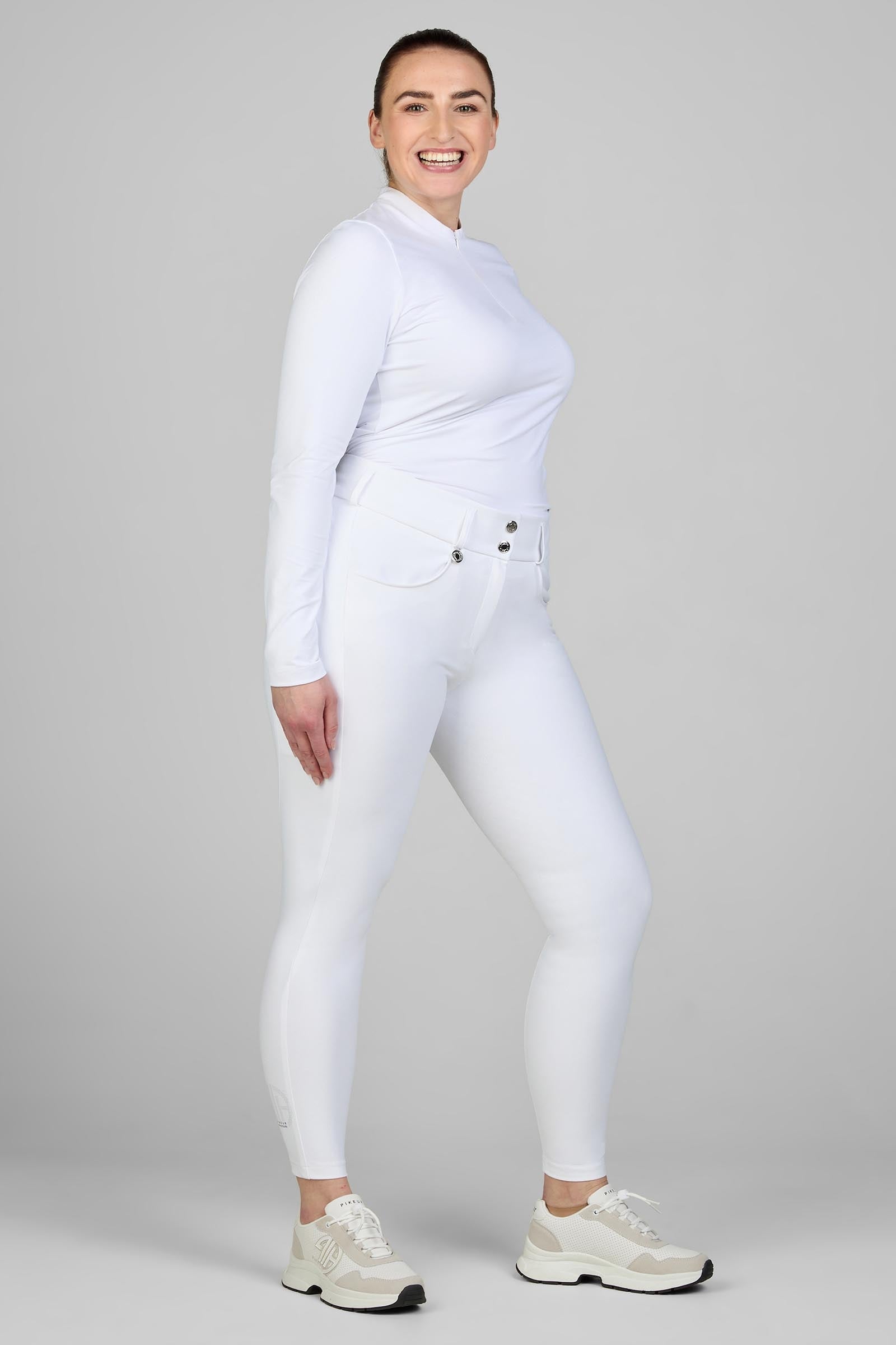Model shot 4