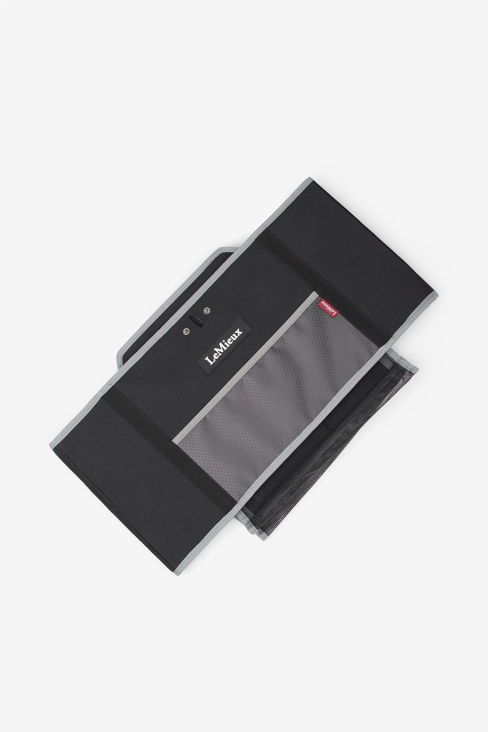 Pack shot 2
