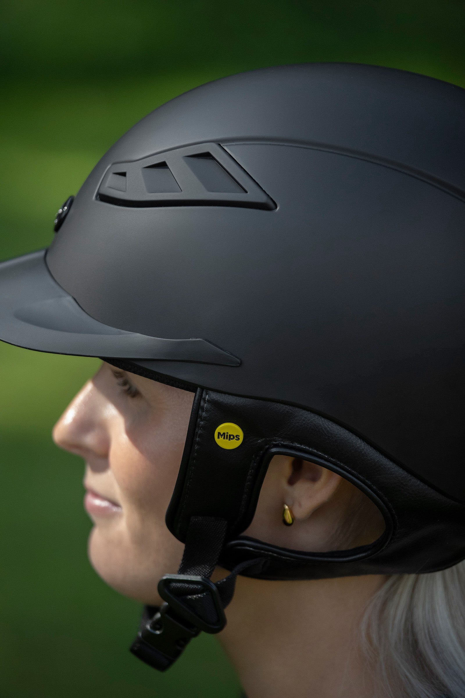Back on Track Helmet Lynx II Safety Equipment